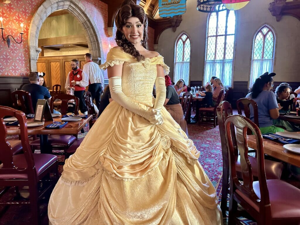 Akershus Royal Banquet Hall Disney Princesses for Storybook Dining ...